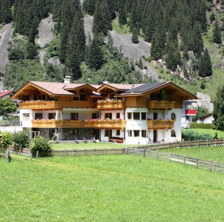 Landhaus Alpensonne Neustift im Stubaital Exterior foto